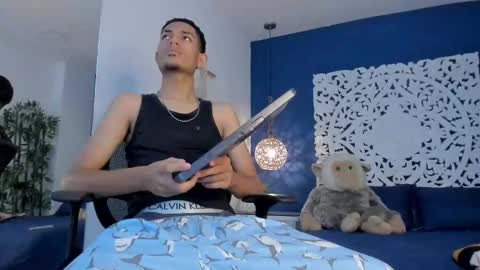 adonis_wb online show from September 18, 2025, 9:39 pm