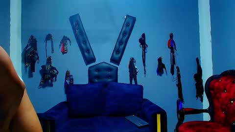 adonisdios online show from April 18, 2026, 4:33 pm