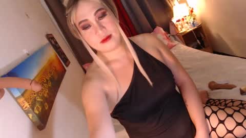 MsKim  online show from March 5, 2025, 5:40 am