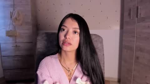 Stormi online show from September 16, 2025, 6:42 pm