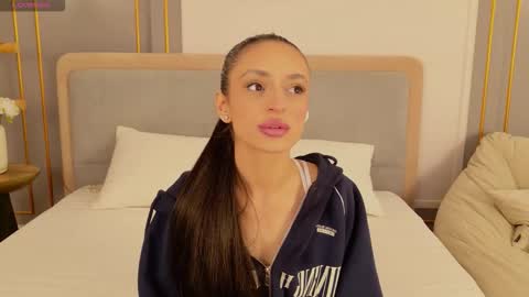 adoracortes online show from March 19, 2026, 5:00 am