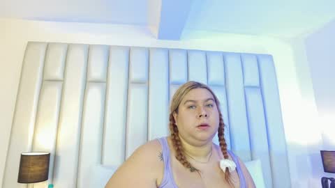 ANDREA PEREZ online show from April 9, 2026, 11:37 am