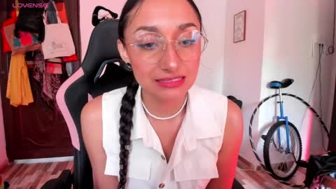 Snapshot of adrena_10 chatting on May 4, 2026, 2:35 pm Adrena10 online show from May 4, 2026, 2:35 pm