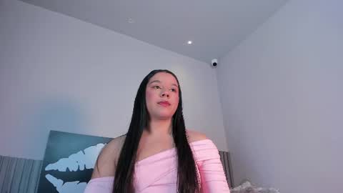 Snapshot of adri_silva_ chatting on July 5, 2026, 10:28 pm adri online show from July 5, 2026, 10:28 pm