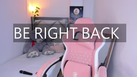 Adriana online show from February 4, 2025, 7:22 pm