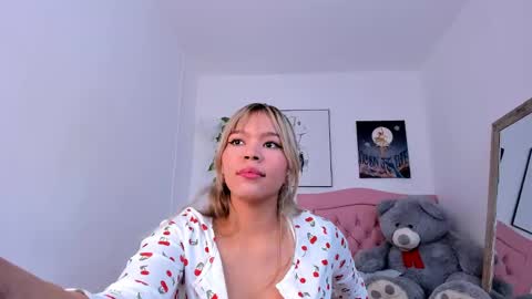 Adriana online show from February 19, 2025, 5:06 pm