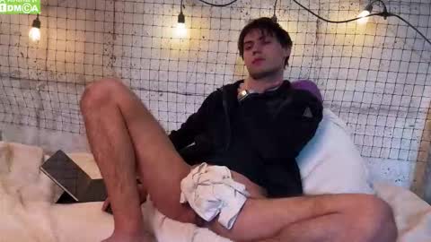 Adrian online show from March 7, 2026, 12:13 pm