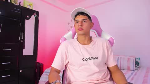 ADRIAN online show from February 4, 2026, 6:25 pm