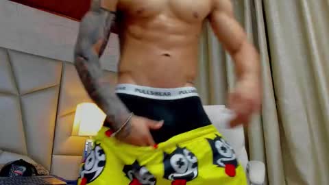   online show from November 15, 2025, 6:04 pm