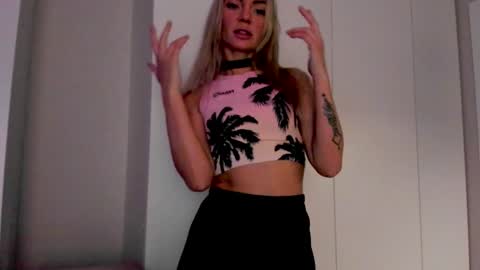 Adriana online show from December 6, 2024, 5:11 pm