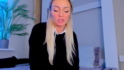 Adriana online show from February 21, 2025, 11:44 am