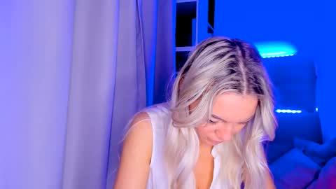 Adriana online show from February 27, 2025, 5:04 pm