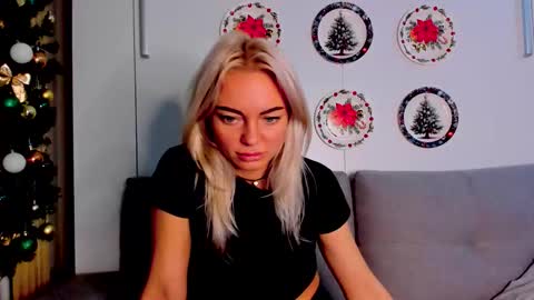 Adriana online show from November 29, 2025, 12:52 pm