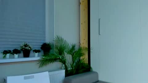 Adriana online show from March 9, 2026, 6:12 pm