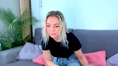 Snapshot of adriana_coy_ chatting on July 24, 2026, 4:38 pm Adriana online show from July 24, 2026, 4:38 pm