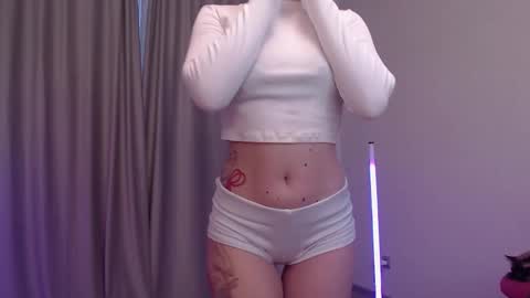 Adriana online show from December 16, 2025, 5:23 am