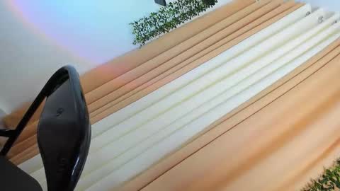 Adriana online show from November 25, 2025, 3:23 pm