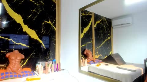 Adriana online show from February 20, 2026, 3:25 am