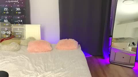 adrianawow1 online show from March 6, 2025, 3:46 am