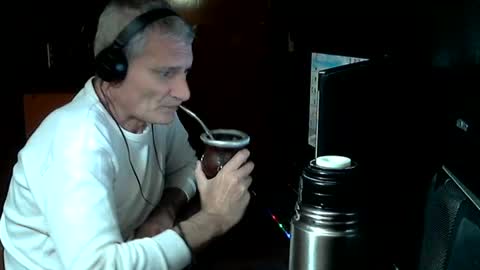 Snapshot of adrianlatino chatting on July 1, 2026, 4:03 am Adrian online show from July 1, 2026, 4:03 am