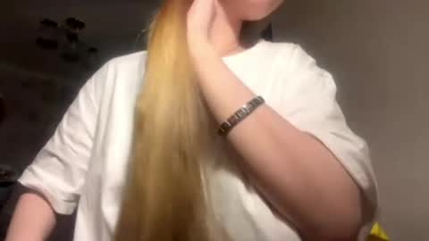 Caroline online show from May 8, 2026, 7:19 pm