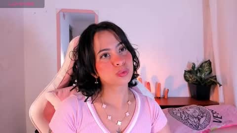 Snapshot of adriannyp chatting on October 30, 2025, 2:46 am adrianny online show from October 30, 2025, 2:46 am