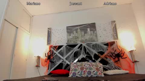 Snapshot of adriano_bigcock chatting on October 27, 2025, 4:49 am Adrian online show from October 27, 2025, 4:49 am