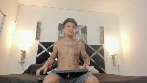 Snapshot of adriano_bigcock chatting on November 26, 2025, 3:07 am Adrian online show from November 26, 2025, 3:07 am