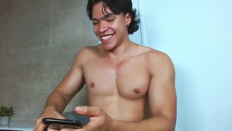 adriel_escalante online show from November 2, 2025, 3:42 am