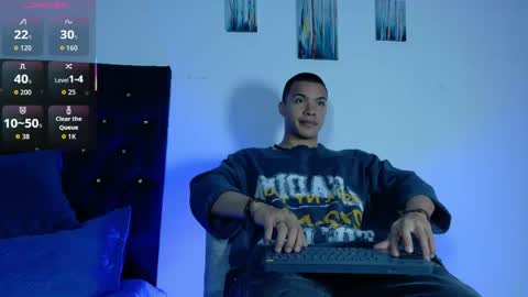 adriel_escalante online show from April 20, 2026, 2:25 am