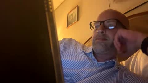 Snapshot of adrienfromparis chatting on April 1, 2026, 7:22 pm adrienfromparis online show from April 1, 2026, 7:22 pm