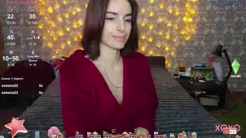 Adriana online show from November 7, 2025, 6:02 am