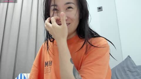 Aenie online show from February 7, 2025, 1:22 pm