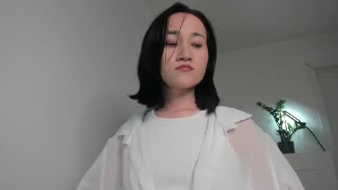 Aenie online show from January 6, 2026, 12:42 pm