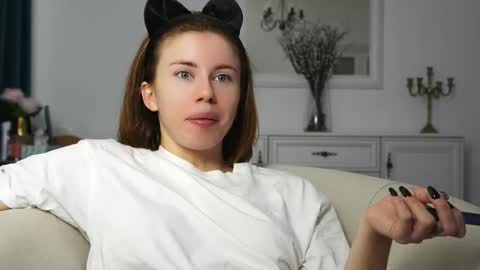 Aelia online show from September 19, 2025, 4:58 am