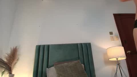 aelinduvalier online show from September 16, 2025, 6:20 pm