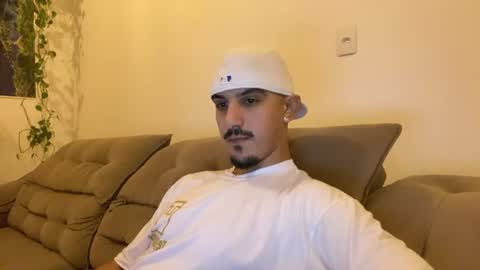 Snapshot of aelucius chatting on June 20, 2026, 2:36 am Luci online show from June 20, 2026, 2:36 am