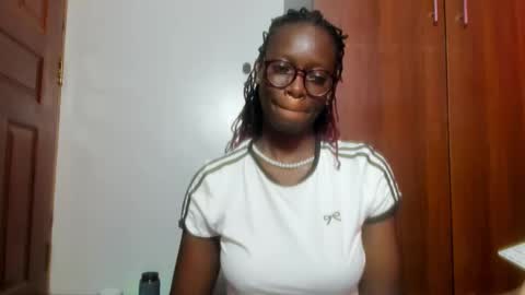 Leah online show from December 30, 2024, 4:53 am