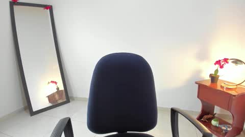 Lorena online show from March 4, 2026, 4:35 pm