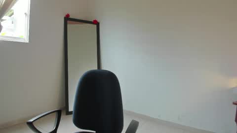 Lorena online show from April 13, 2026, 1:27 pm