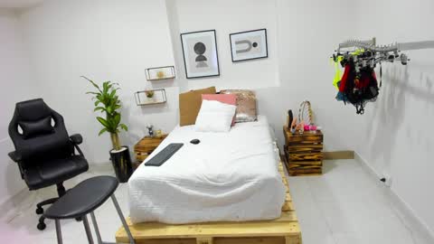 Afrodita online show from December 4, 2024, 9:02 pm