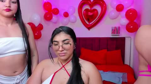 Snapshot of afroditaandsoffi chatting on February 14, 2025, 3:36 pm Afrodita Chery y Hermione online show from February 14, 2025, 3:36 pm