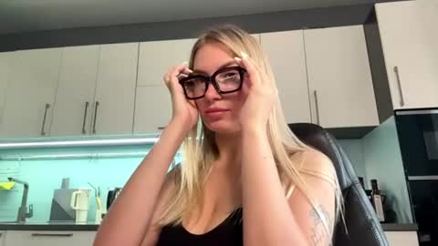 Mila -call me cute online show from June 24, 2026, 9:14 pm