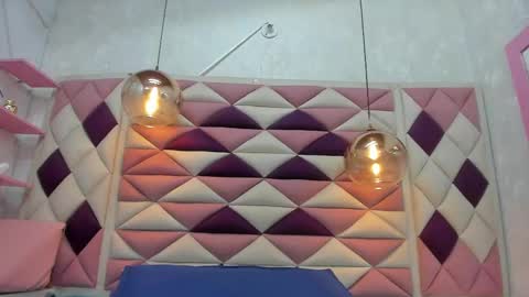 Ana online show from February 21, 2025, 6:04 pm