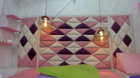 Ana online show from March 11, 2025, 3:02 pm