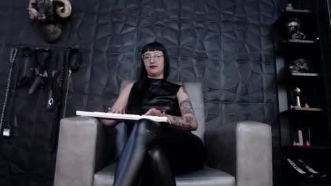 Snapshot of agata_darkness chatting on January 15, 2025, 8:48 pm Miss Agata online show from January 15, 2025, 8:48 pm