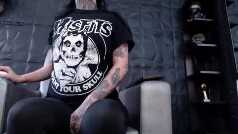 Snapshot of agata_darkness chatting on September 15, 2025, 4:07 pm Miss Agata online show from September 15, 2025, 4:07 pm