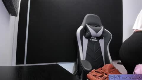 Snapshot of agatacollinsss chatting on February 26, 2026, 8:52 pm Agata Collinss online show from February 26, 2026, 8:52 pm