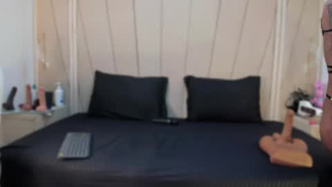 Agatha Steel online show from April 15, 2026, 7:32 pm