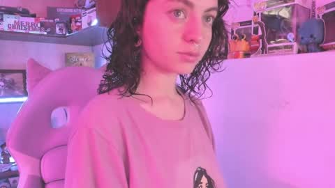 Camila     2 online show from January 7, 2025, 7:59 pm